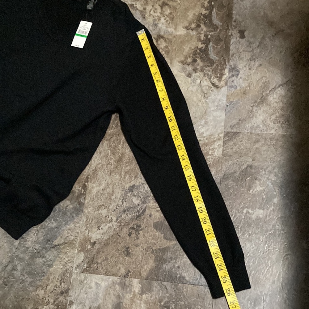 NWT - Men’s Van Heusen V-Neck Black Sweater (L) - Picture 7 of 8
